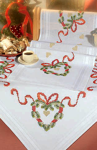 Cross stitch Heart shaped wreath table runner
