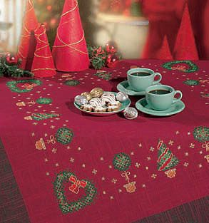 Christmas Trees and Hearts table cover
