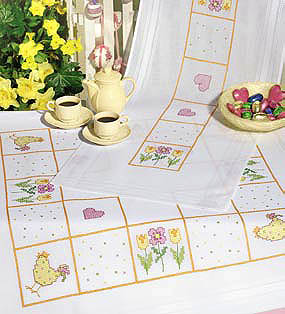 Chicken with flowers table runner - Cross stitch
