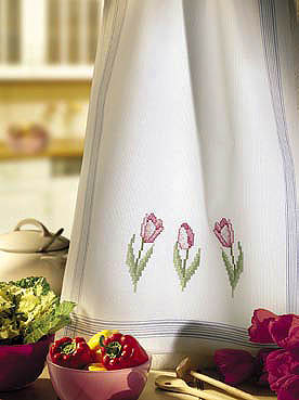 Tulips teacloth with blue border