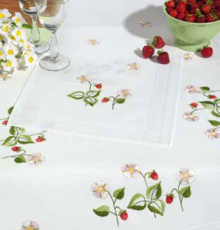 Strawberries table cover