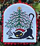 Click/tap for more details of Cat and Mouse (cross stitch) by Keslyn's