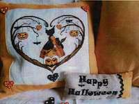 Click/tap for more details of Cuori Di Halloween (Halloween Hearts) (cross stitch) by Serenita di Campagna