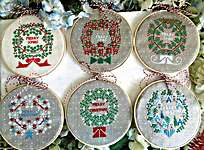 Click for more details of Ghirlande Di Natale (Christmas Wreaths) (cross stitch) by Cuore e Batticuore