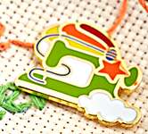 Click/tap for more details of Sewing Machine Needle Minder (needle minders) by Groves