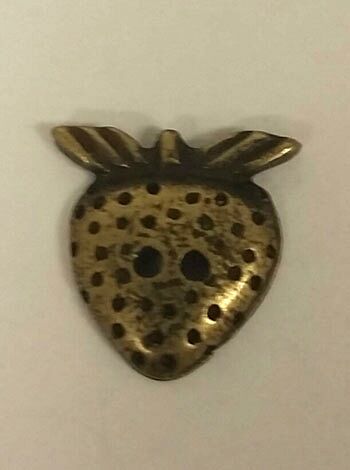 Old Brass Button - Strawberry