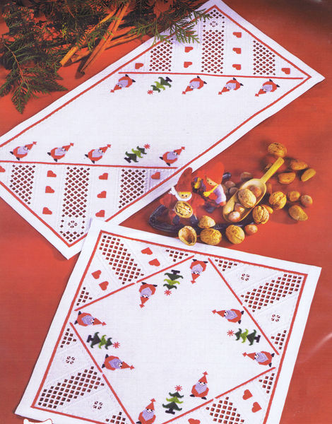 Santas and Christmas Trees Hardanger Table Mat