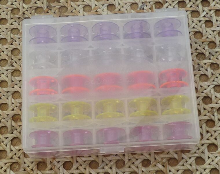Bobbin Box with 25 Bobbins