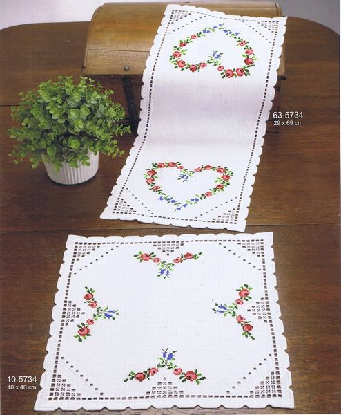 Roses and Forget-me-nots Hardanger Table Mats