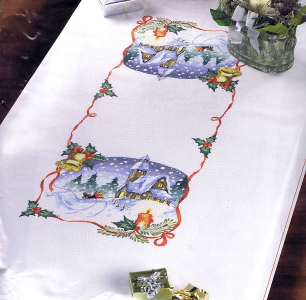 Christmas Scene Table Cover