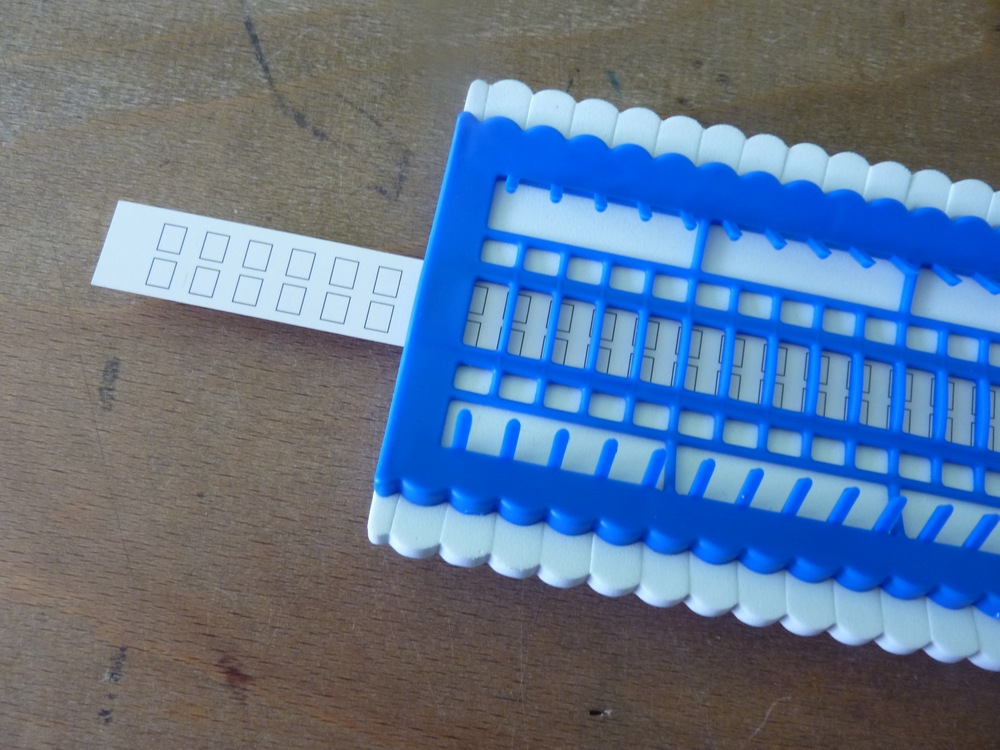 Plastic Floss Organiser (view 3)
