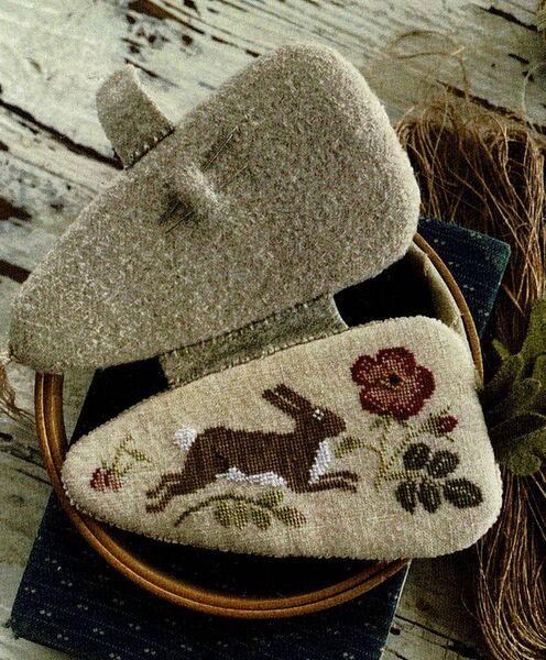Velvet Parsnip Needle Book