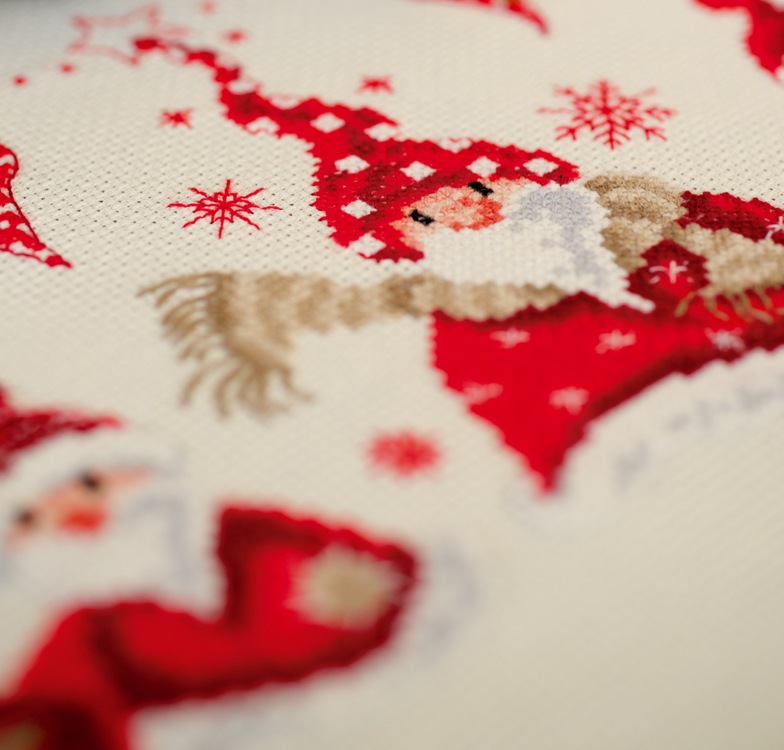 Cheerful Santas (view 2)