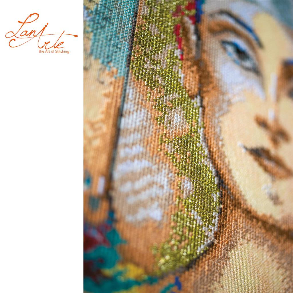 Queen Nefertiti (view 4)