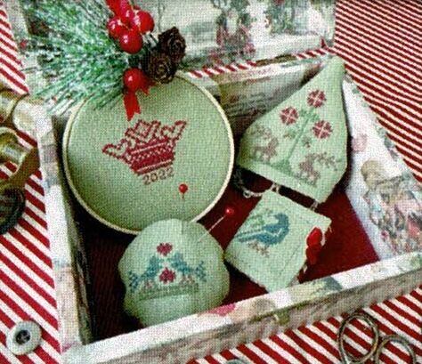 Victorian Christmas Box Accessories