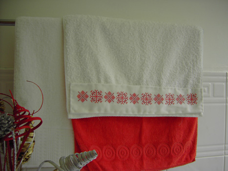 Christmas Border - Red Snowflakes