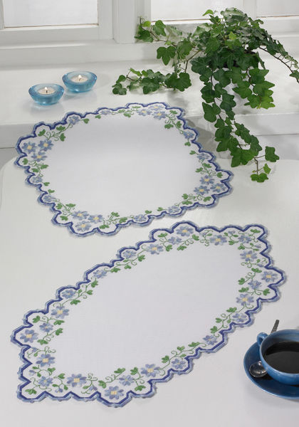 Blue Flower Table Mats with Patterned Edges