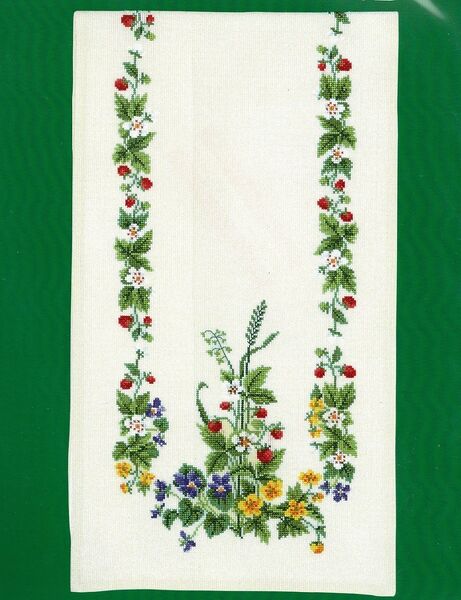 Strawberries Table Runner