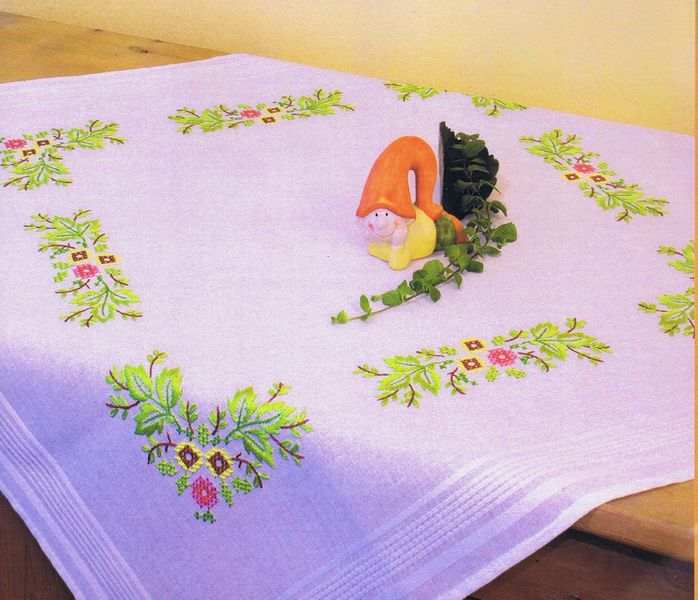 Leafy Green Table Cover