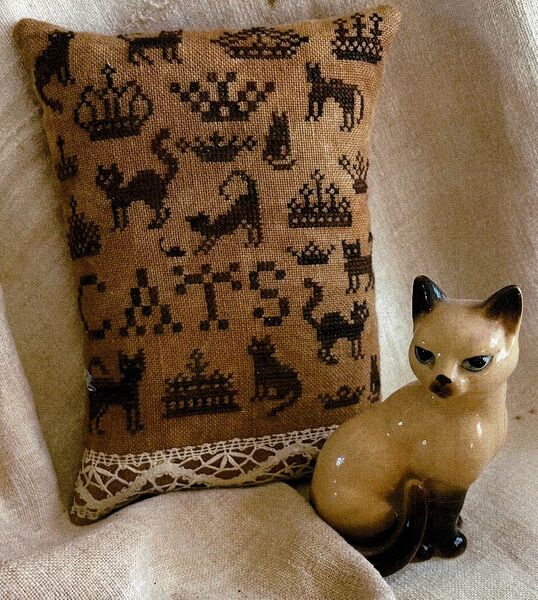 Antique Cats & Crowns