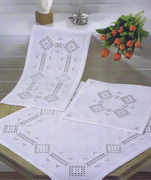 White Diamonds Hardanger Table Mats