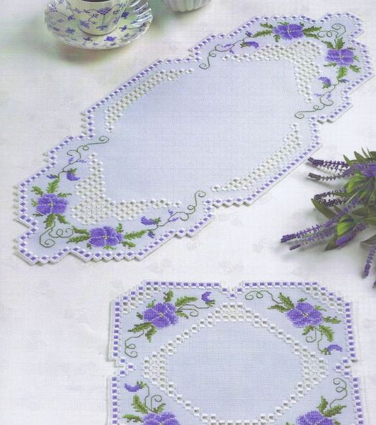 Viola Hardanger Table Mats