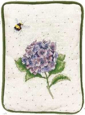 Busy Bee Tapestry