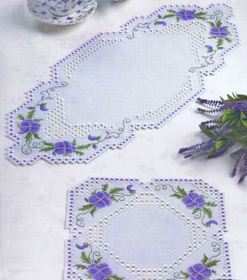 Blue pansies table centre