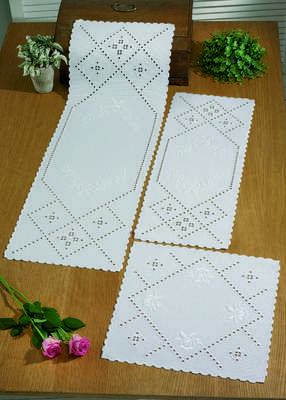 White%20Hardanger%20Table%20Mat%20(10-5840)