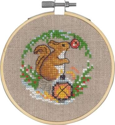 Squirrel%20and%20Berry%20(13-1280)