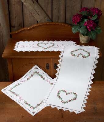 Hardanger Berries Table Cover