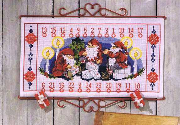 Three Santa's Advent Calendar - click for larger image