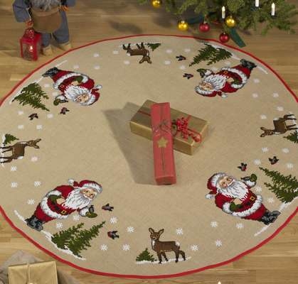 Santa and Deer Round Tree Skirt - click for larger image