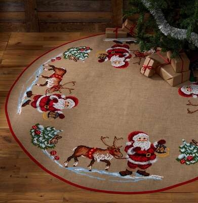 Santa and Reindeer Tree Skirt - click for larger image