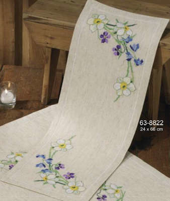 Spring Flowers Runner