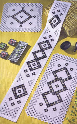 Black Diamonds long table runner - click for larger image