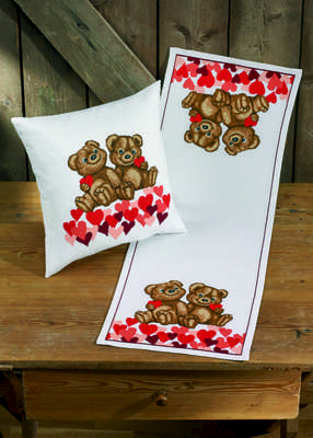 Love Heart Teddies Table Runner