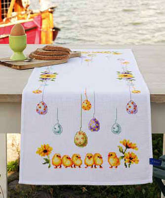 Chicks and Eggs Table Runner Kit