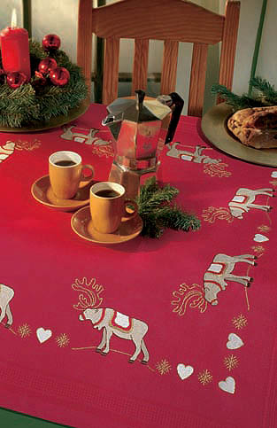 Reindeer with Hearts table cover