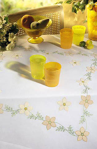 Trailing Blossom table cover