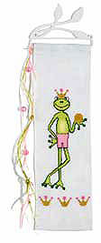 Frog king wall hanging - Counted cross stitch